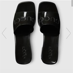 GUCCI logo-embossed rubber mules w/dust bag